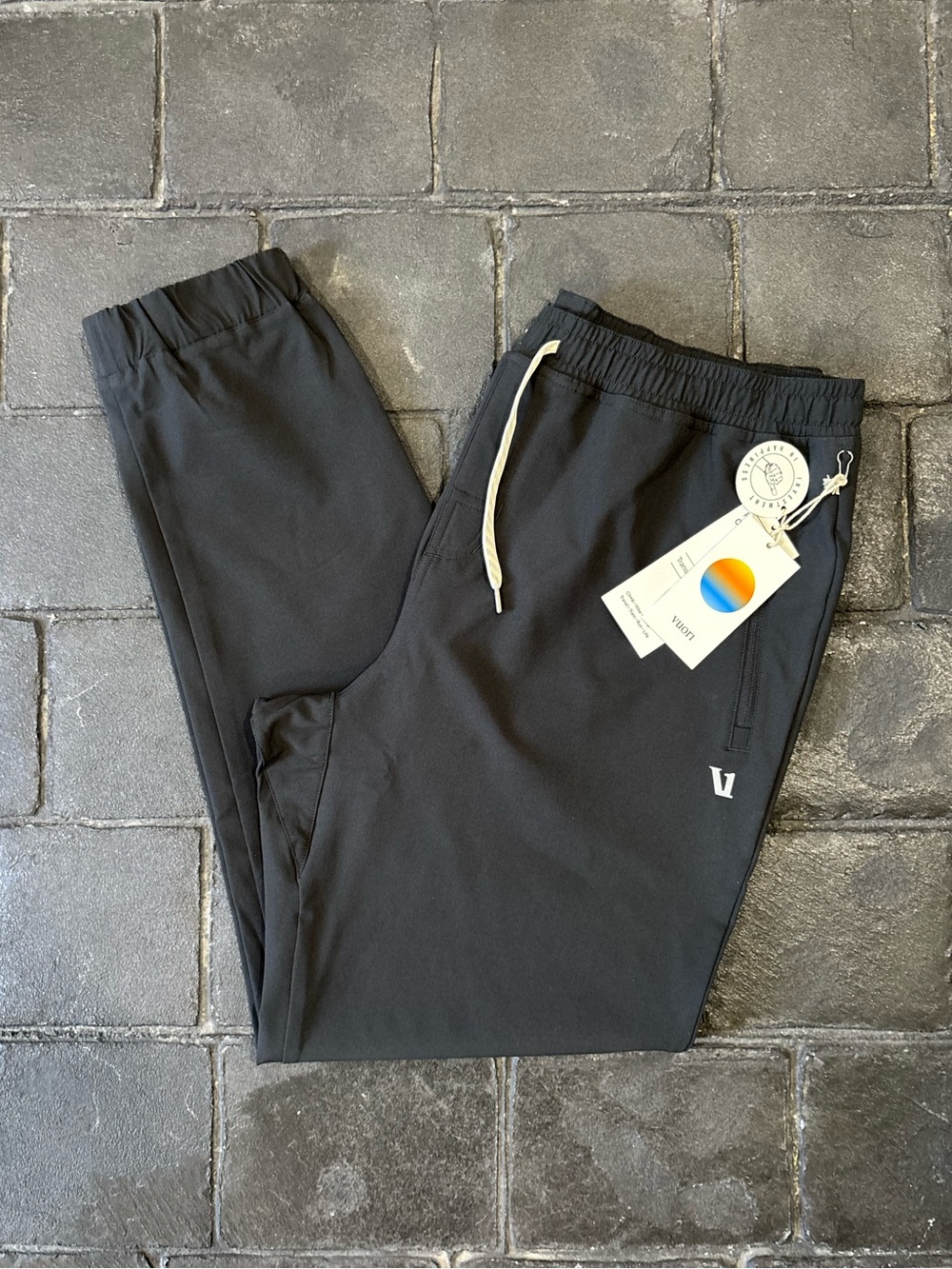 Vuori Mens Transit Jogger Black V417 Pockets Performance Pants Size XL NWT